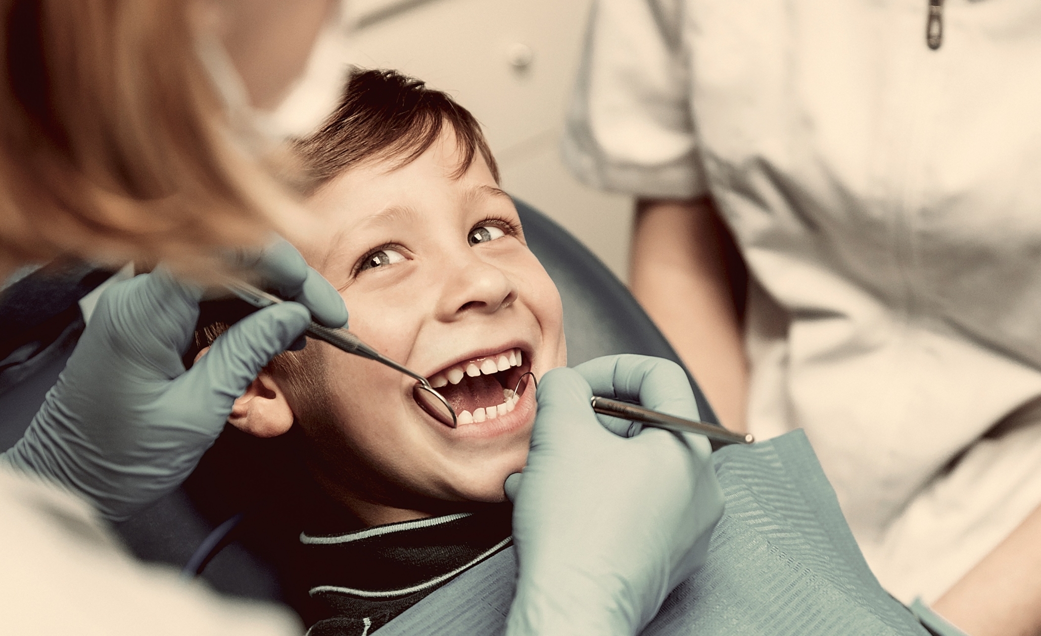 Suchen Sie in Winterthur einen Zahnarzt? Dr. med. dent. Felix Bertschinger, Theaterstrasse 2 │ Tel. 052 203 63 63 – moderne Zahnmedizin mit persönlicher Betreuung in zentraler Lage.*