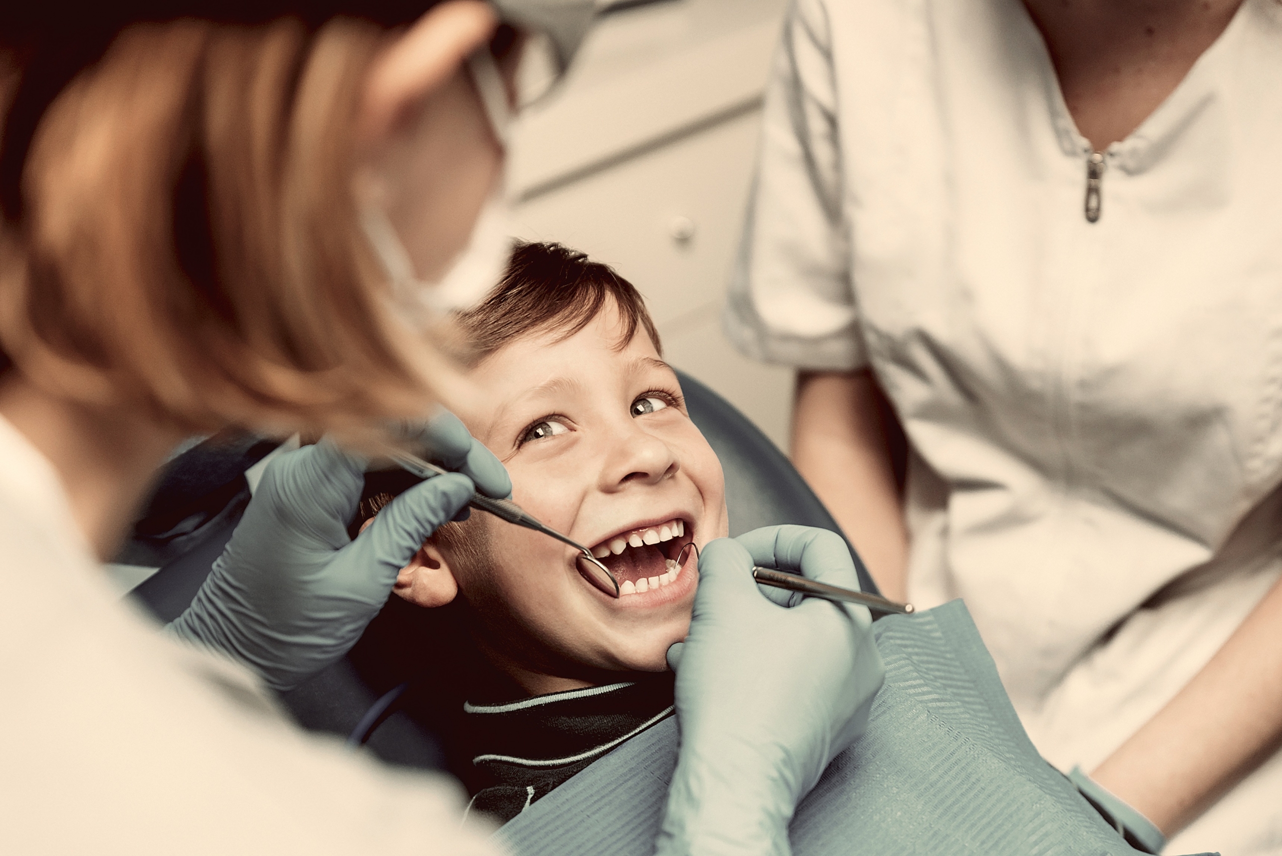 Suchen Sie in Winterthur einen Zahnarzt? Dr. med. dent. Felix Bertschinger, Theaterstrasse 2 │ Tel. 052 203 63 63 – moderne Zahnmedizin mit persönlicher Betreuung in zentraler Lage.