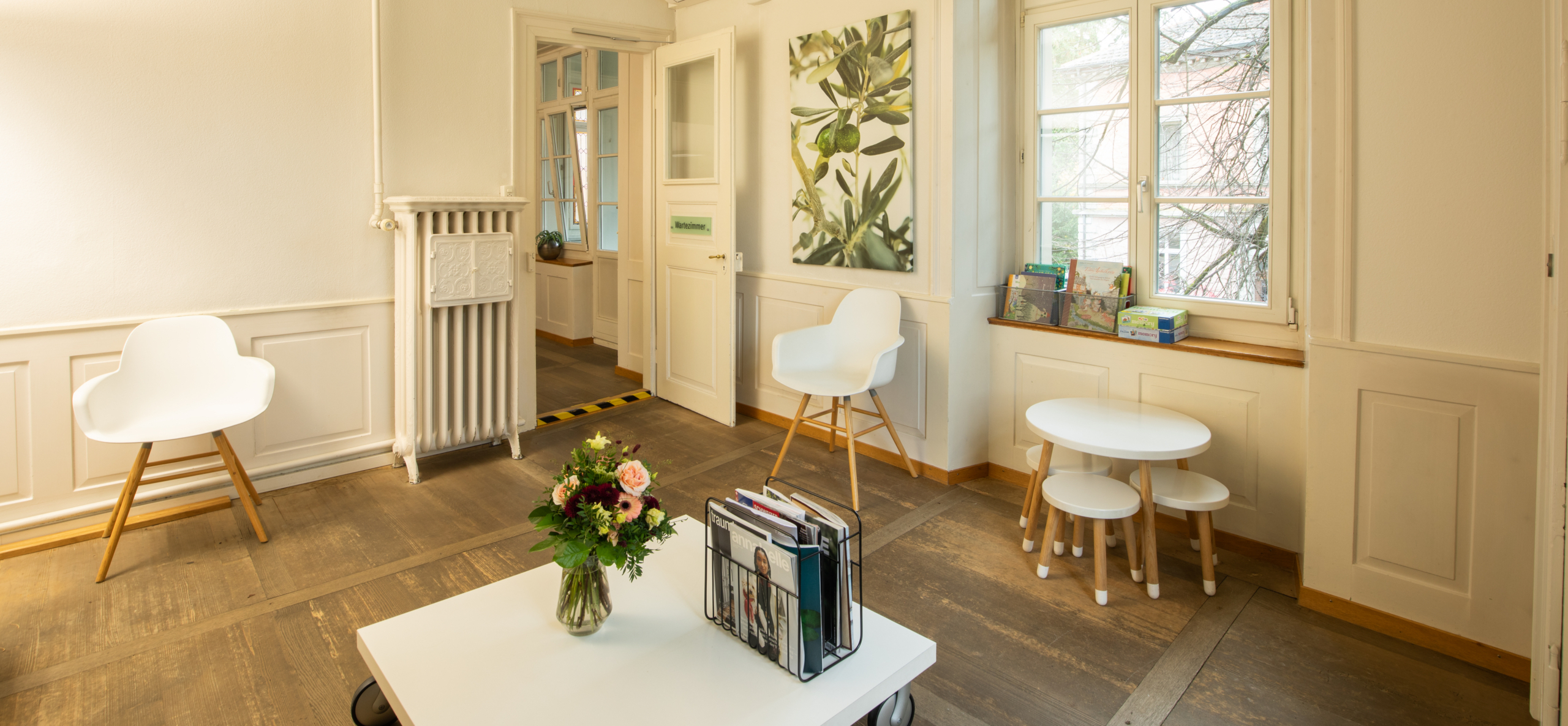 Ihr Zahnarzt in Winterthur - Dr. med. dent. Felix Bertschinger - Zahnarztpraxis Winterthur Theaterstrasse 2 - 8400 Winterthur - Telefon 052 203 63 63